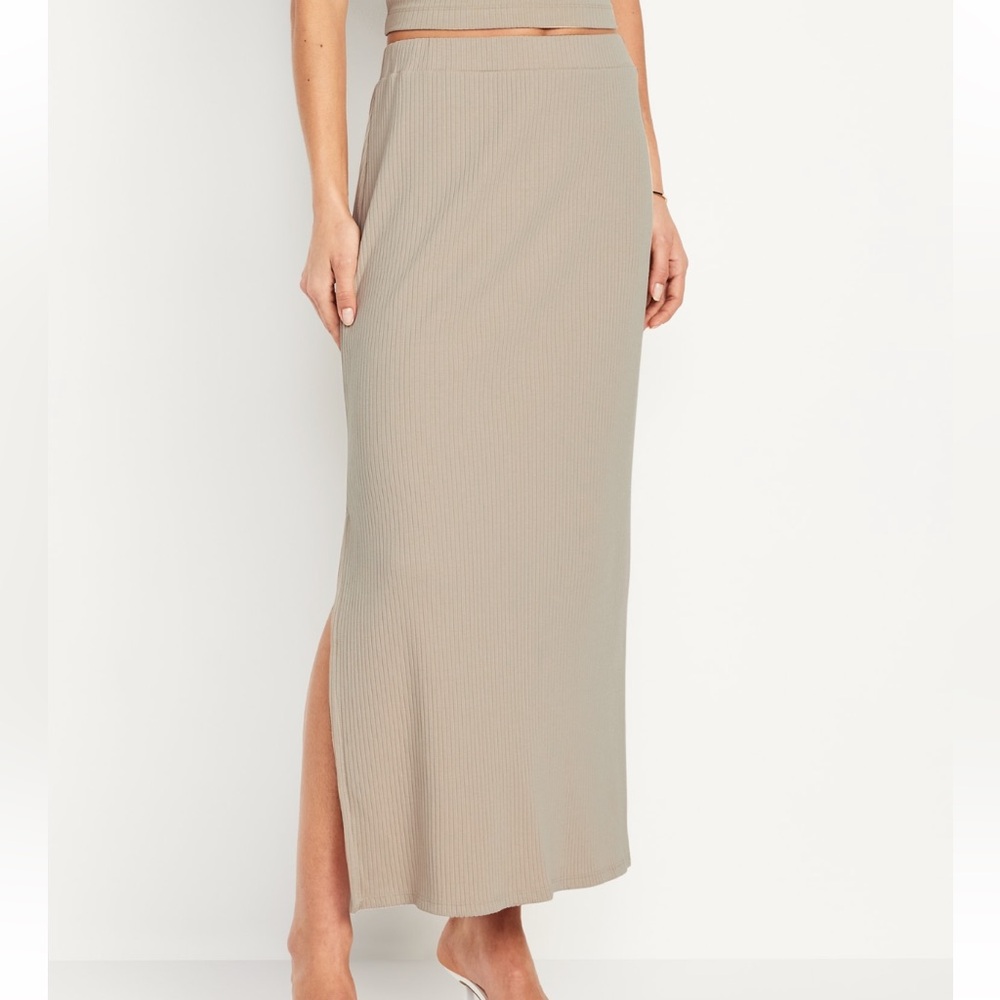 High Waisted Rib-Knit Maxi Skirt